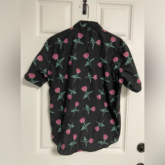 1- WEEKEND WARRIOR Black Floral Button Up Shirt - Picture 4 of 4